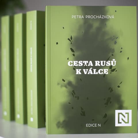 Kniha Petry Procházkové Cesta Rusů k válce z Edice N